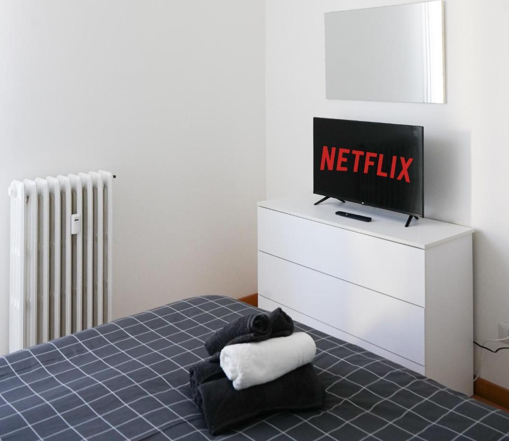 10 Min From The Airport-Wifi-Free Parking Daire Samarate Dış mekan fotoğraf