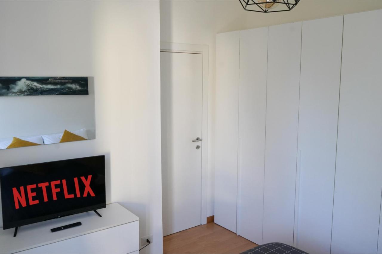 10 Min From The Airport-Wifi-Free Parking Daire Samarate Dış mekan fotoğraf