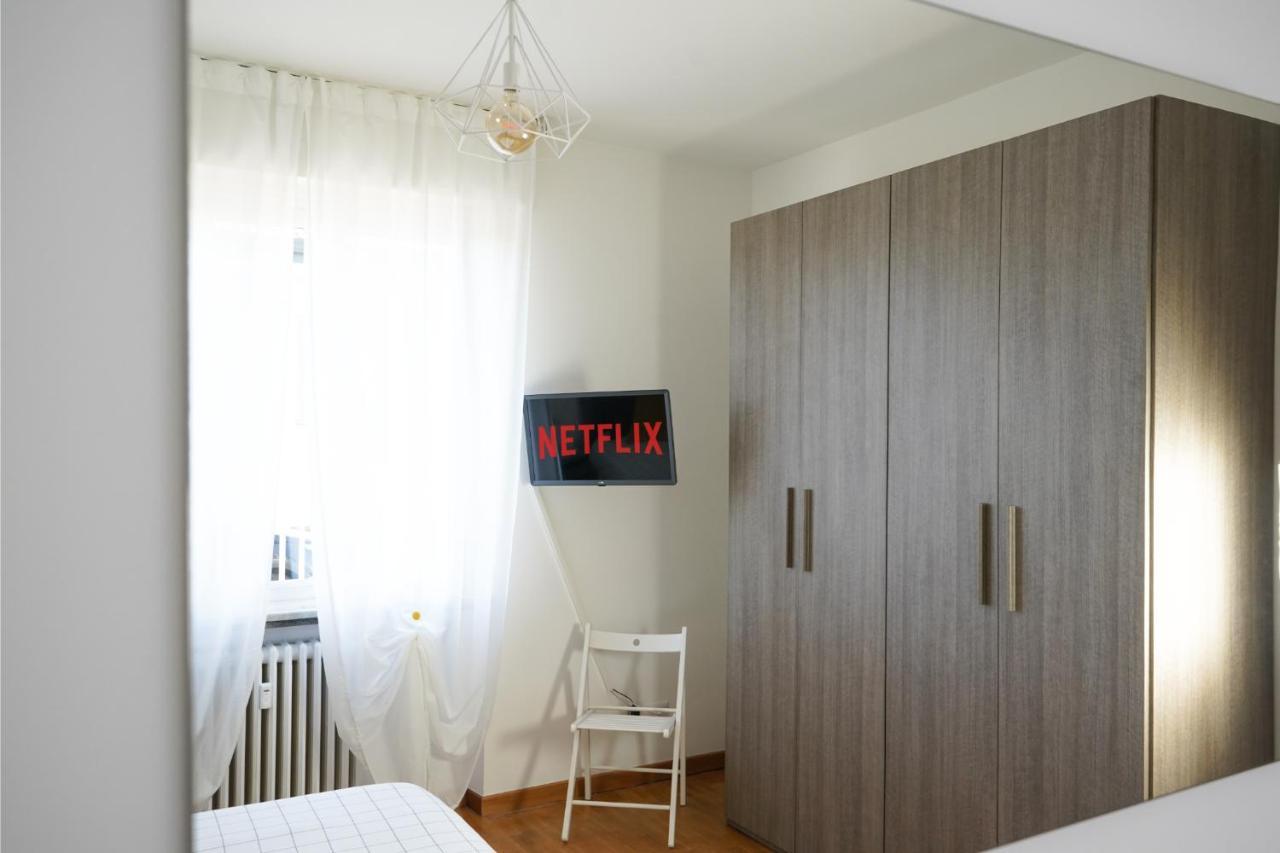 10 Min From The Airport-Wifi-Free Parking Daire Samarate Dış mekan fotoğraf